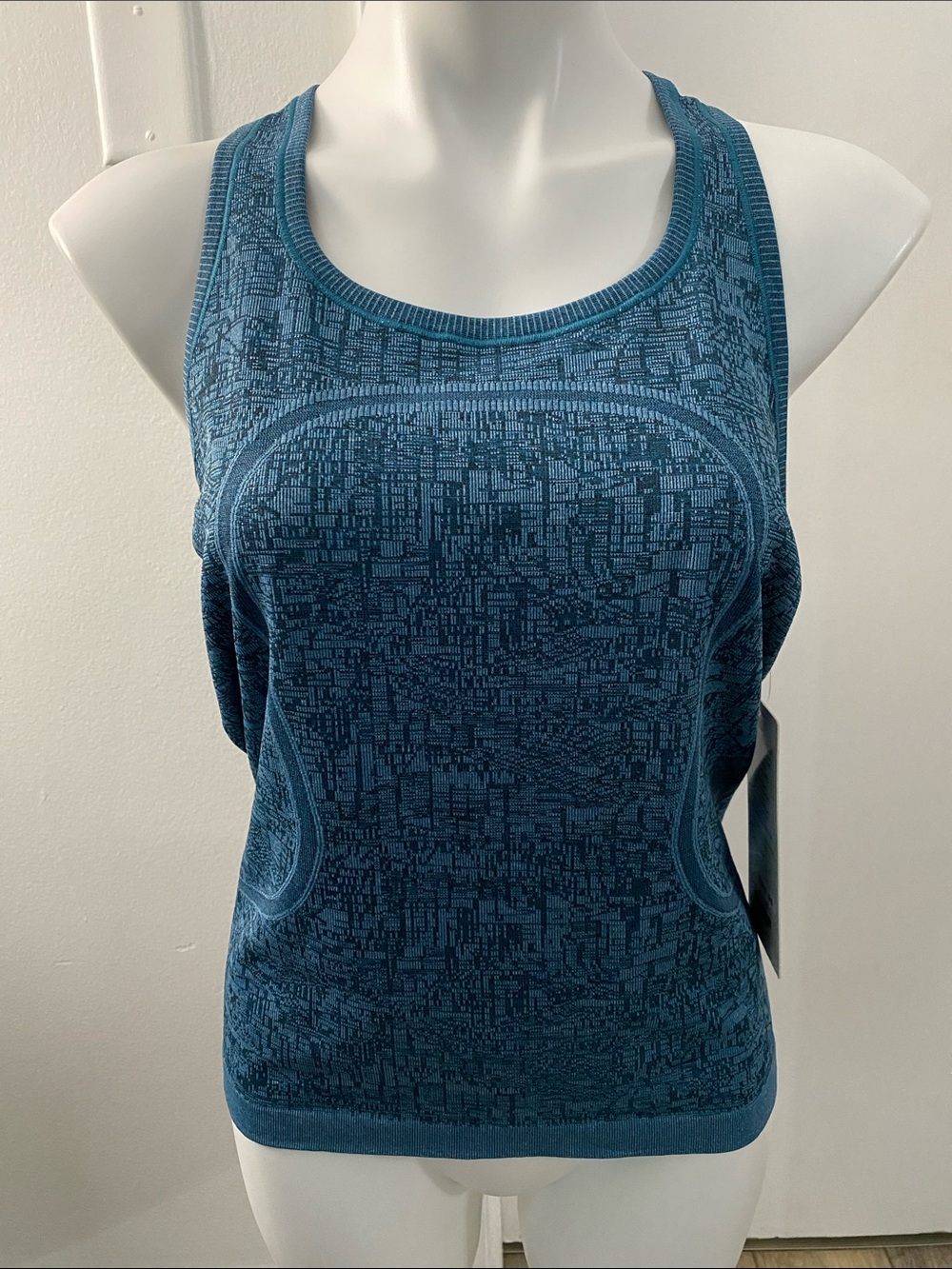 Lululemon - Swiftly Racerback *Seawheeze - Size 8 - NWT